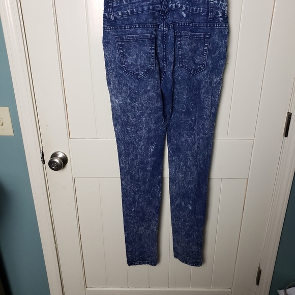 Chiqle Junior's Distressed Acid Wash Denim Overalls Large - Picture 9 of 13